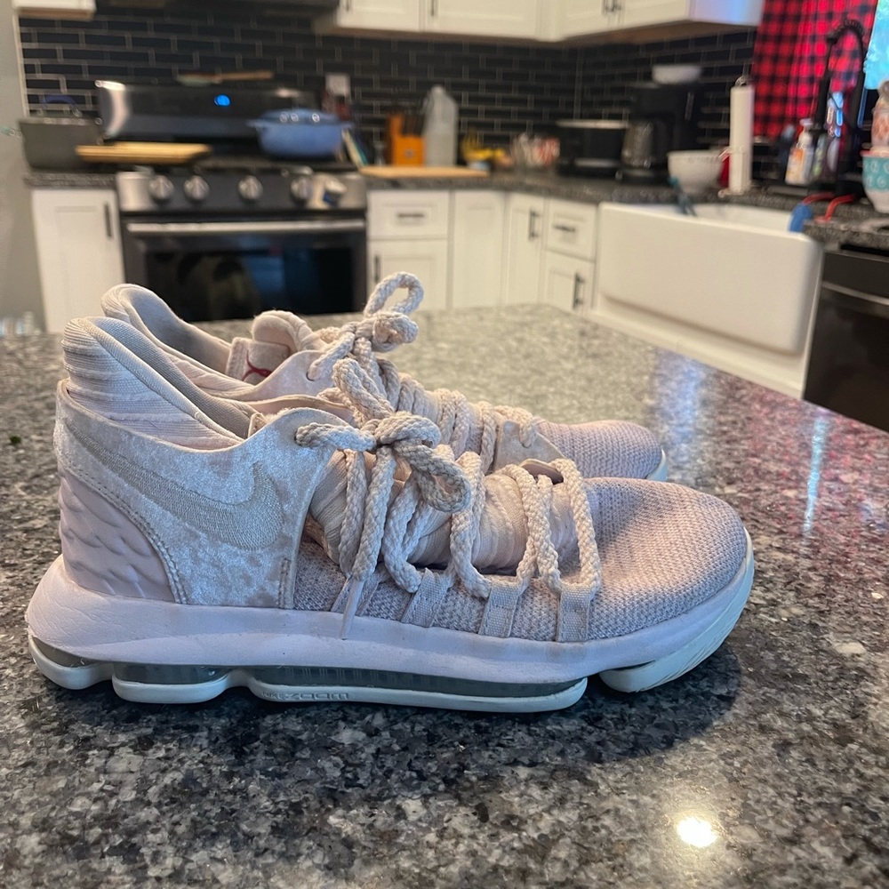 KD 10 Aunt Pearl